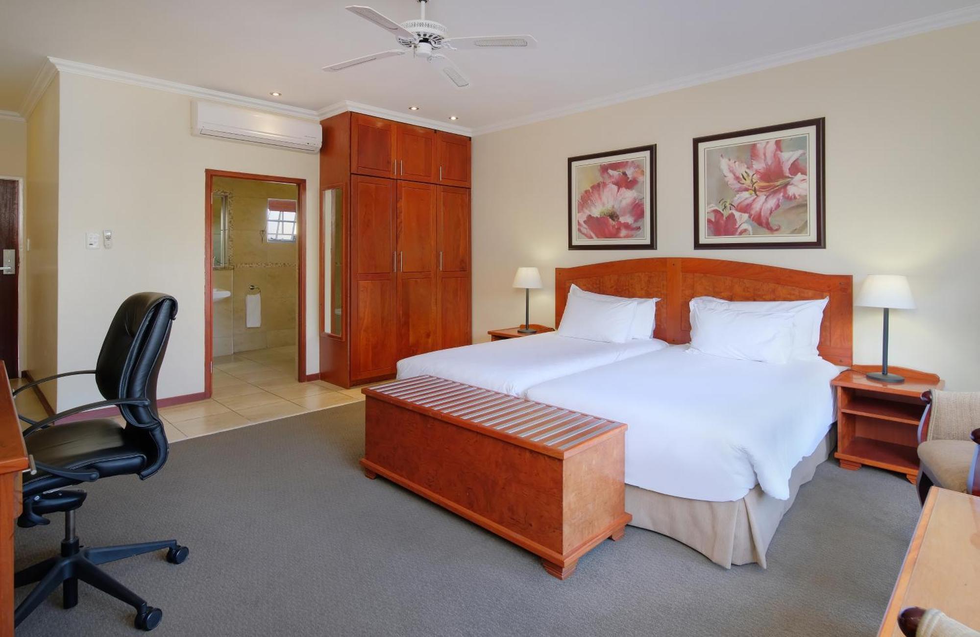 Protea Hotel By Marriott Polokwane Ranch Resort Екстер'єр фото