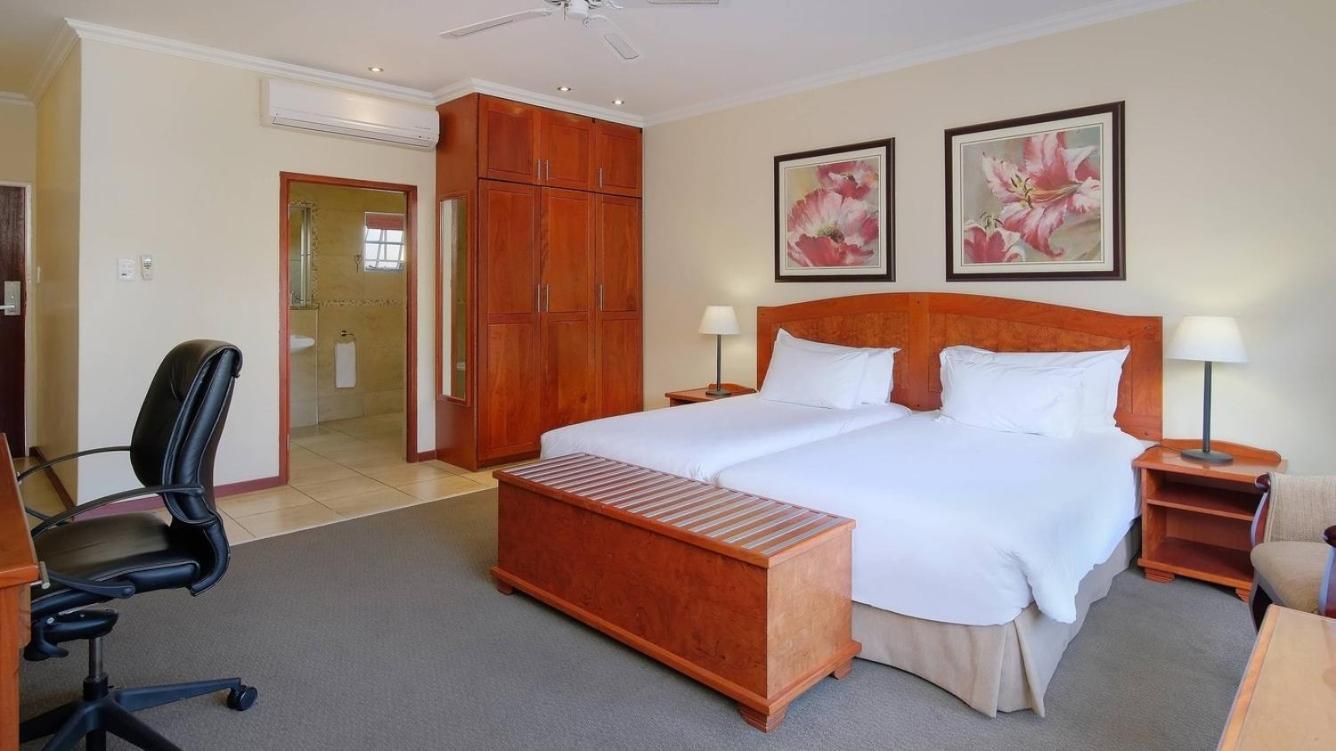 Protea Hotel By Marriott Polokwane Ranch Resort Екстер'єр фото