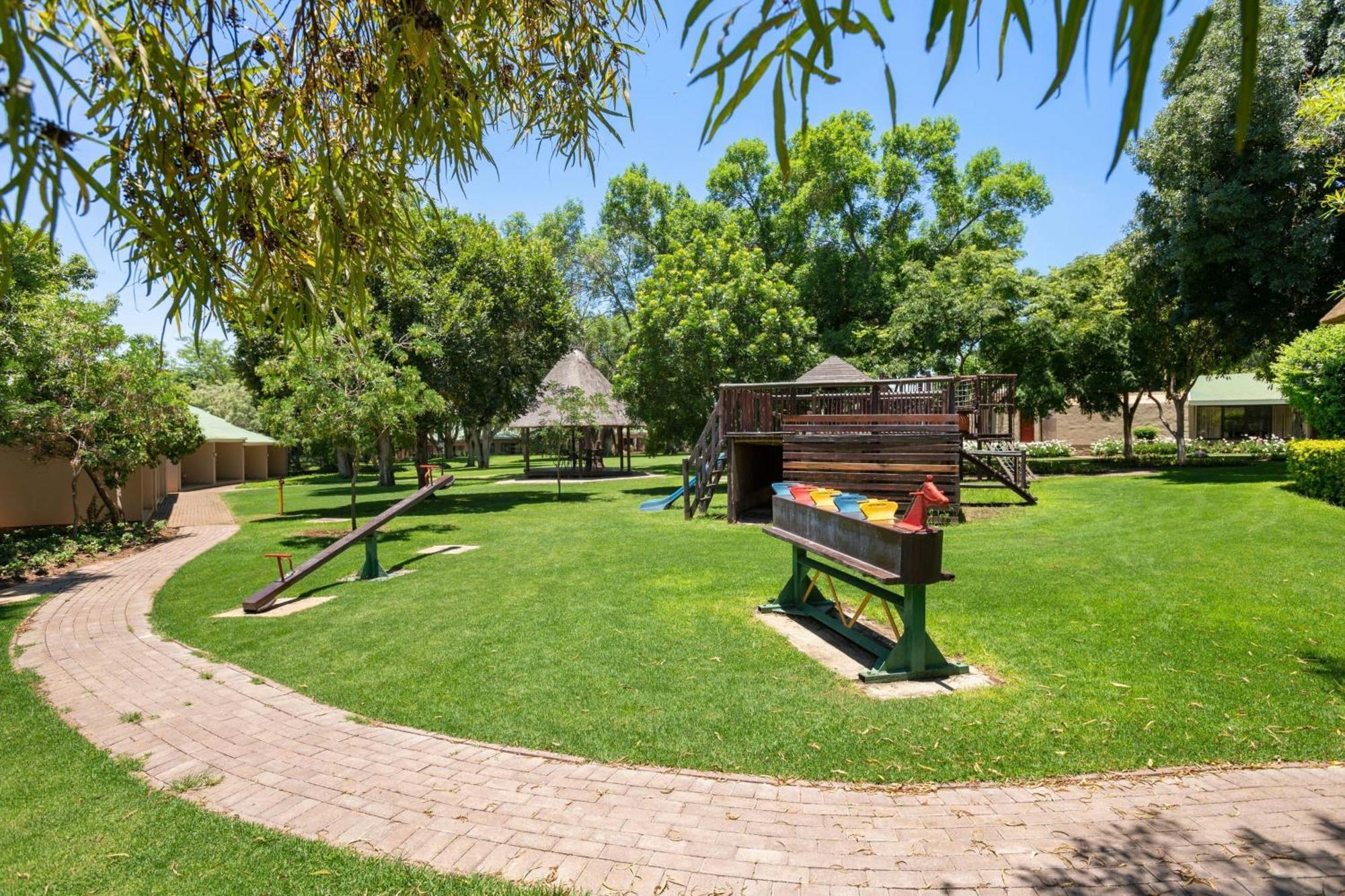 Protea Hotel By Marriott Polokwane Ranch Resort Екстер'єр фото