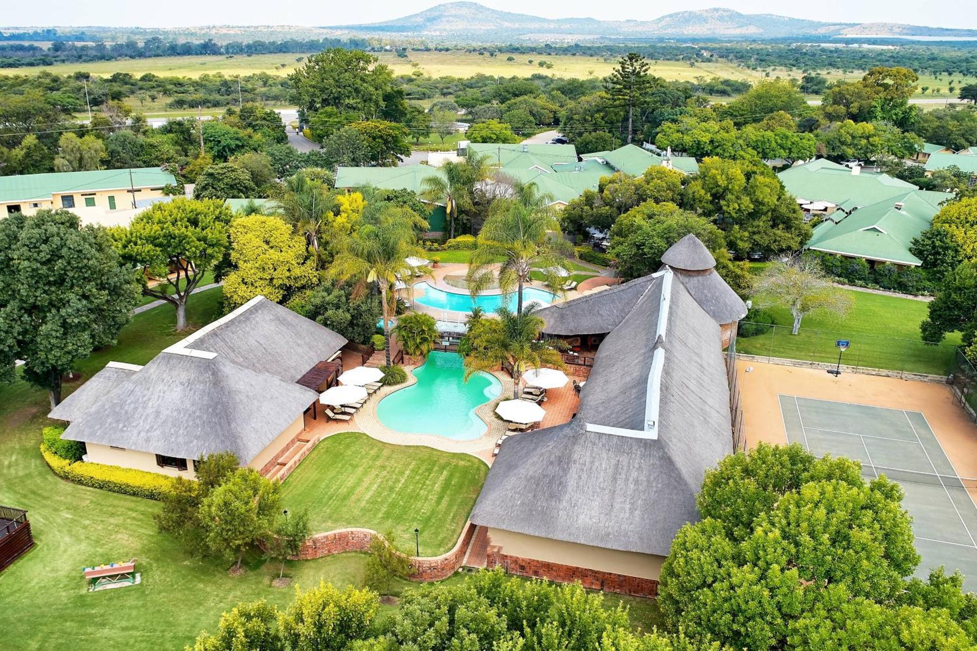 Protea Hotel By Marriott Polokwane Ranch Resort Екстер'єр фото